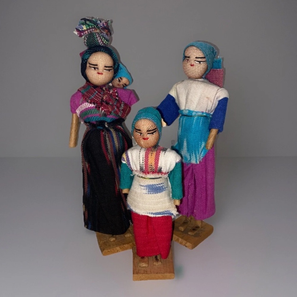 Made in Guatemala Vintage Wood, Fabric Figurines Doll Family Lot (3) Handmade‎